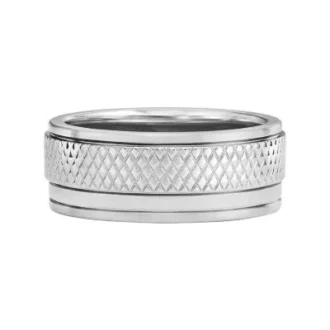 Anillo con banda de acero inoxidable con textura moleteada a máquina