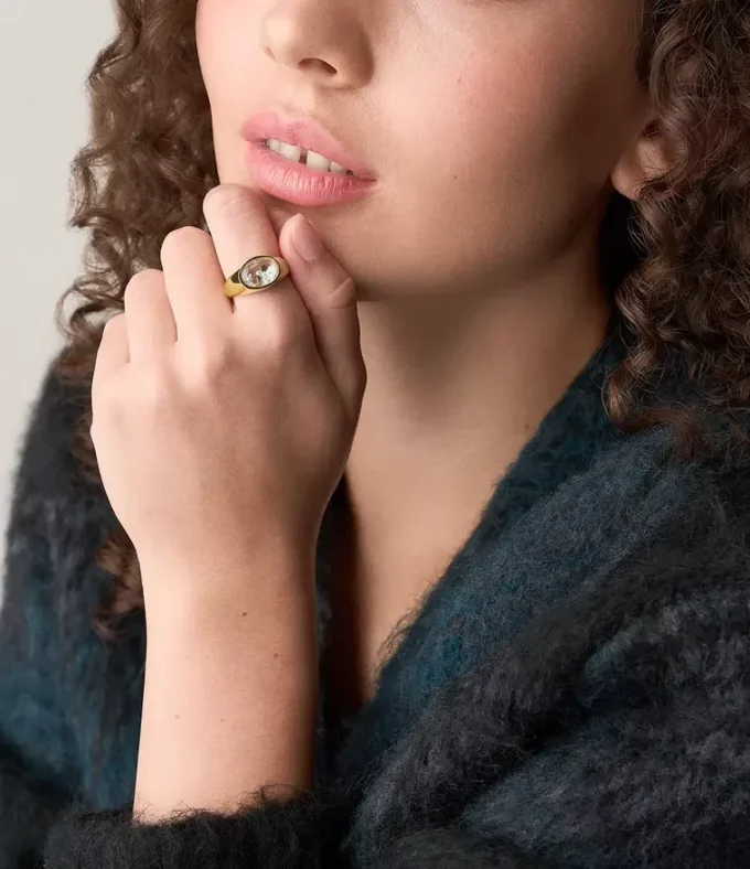 Anillo con sello Sutton Shaky Glitz de acero inoxidable dorado con luna y estrella