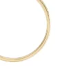 Anillo Harlow con textura lineal y banda de acero inoxidable dorado Anillo Harlow con textura lineal y banda de acero inoxidable dorado