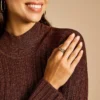 Anillo Harlow de acero inoxidable tricolor con eslabones entrelazados Anillo Harlow de acero inoxidable tricolor con eslabones entrelazados