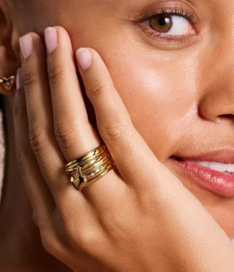 Anillo prestack con corazones Sadie All My Love de acero inoxidable dorado Anillo prestack con corazones Sadie All My Love de acero inoxidable dorado