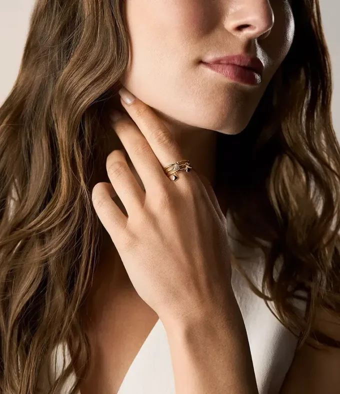 Anillo prestack Sutton Heartbeat en latón dorado Anillo prestack Sutton Heartbeat en latón dorado