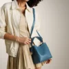 Bolso bandolera pequeño de cuero Jessie Bolso bandolera pequeño de cuero Jessie