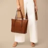 Bolso tote de cuero Carlie Bolso tote de cuero Carlie