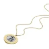 Colección Harlow Locket Collar con colgante de acero inoxidable dorado