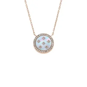 Collar clásico Merrit con colgante de acero inoxidable en tono oro rosa y nácar