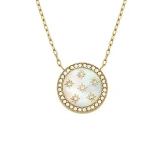 Collar con colgante clásico de nácar y acero inoxidable dorado Merrit