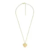 Collar con colgante de acero inoxidable dorado con textura lineal y corazones Harlow