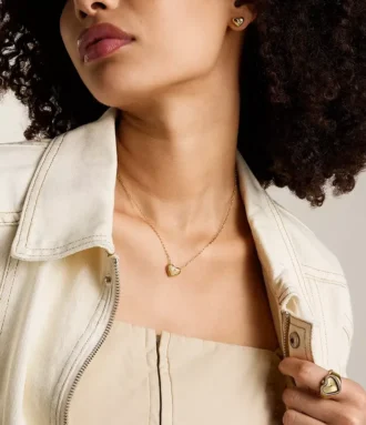 Collar con colgante de corazón de acero inoxidable dorado Sadie All My Love