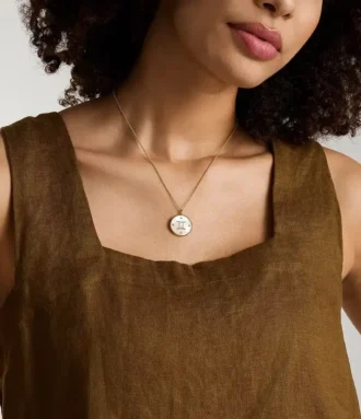 Collar con colgante de madreperla blanca y acero inoxidable dorado Gemini Sutton Zodiac