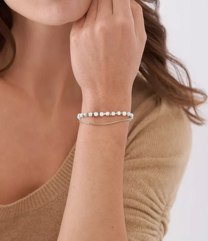 Pulsera de cuentas con cadena de howlita apiladas