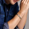 Pulsera de identificación Ellis de acero inoxidable en dos tonos Pulsera de identificación Ellis de acero inoxidable en dos tonos