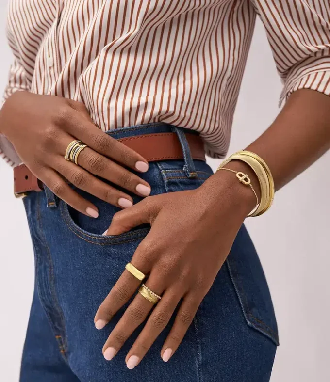 Anillo Prestack de acero inoxidable de dos tonos con textura lineal Harlow