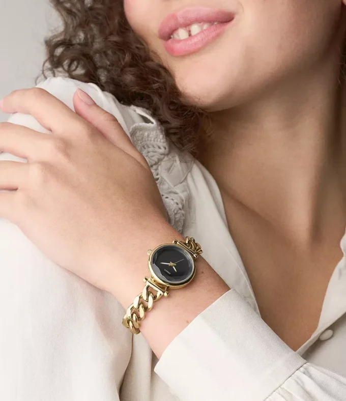 Reloj Carlie de acero inoxidable dorado con tres agujas Reloj Carlie de acero inoxidable dorado con tres agujas