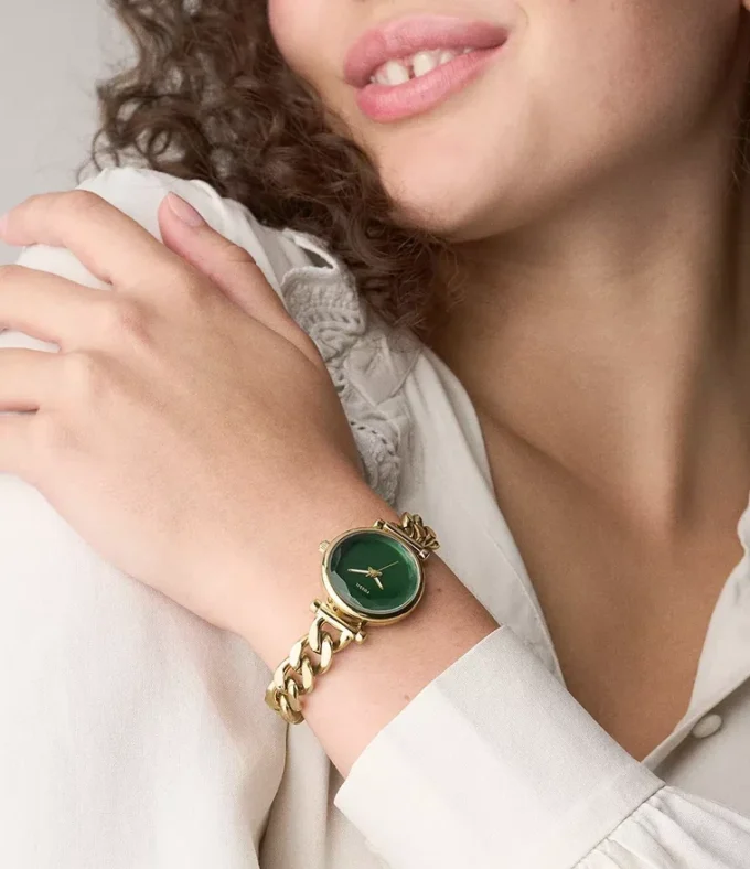 Reloj Carlie de acero inoxidable dorado con tres agujas Reloj Carlie de acero inoxidable dorado con tres agujas