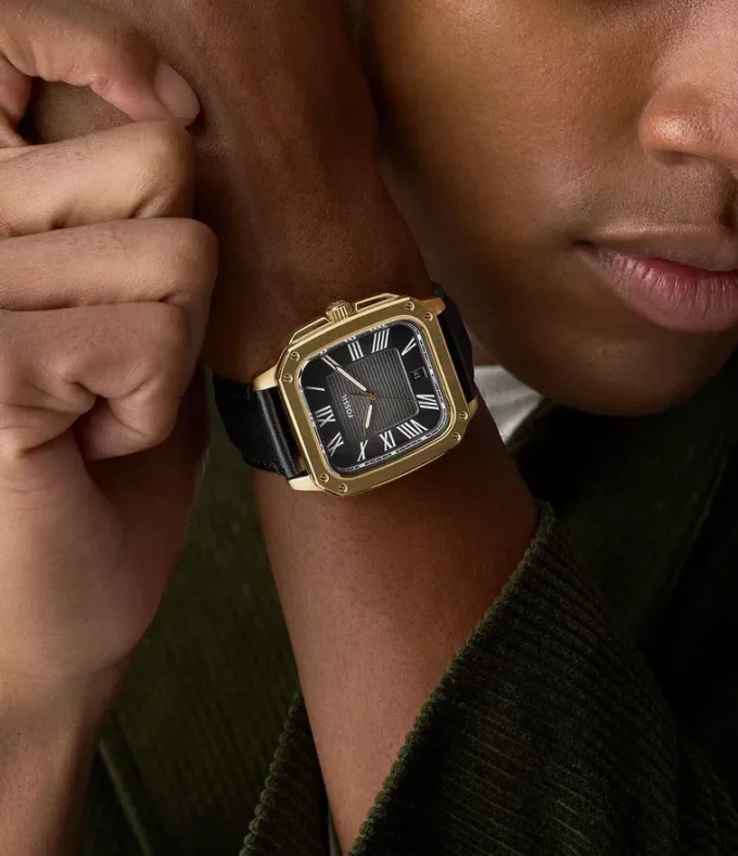 Reloj Crosby de tres agujas con correa de cuero negro