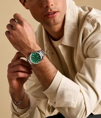 Reloj Everett de acero inoxidable con tres agujas y fecha