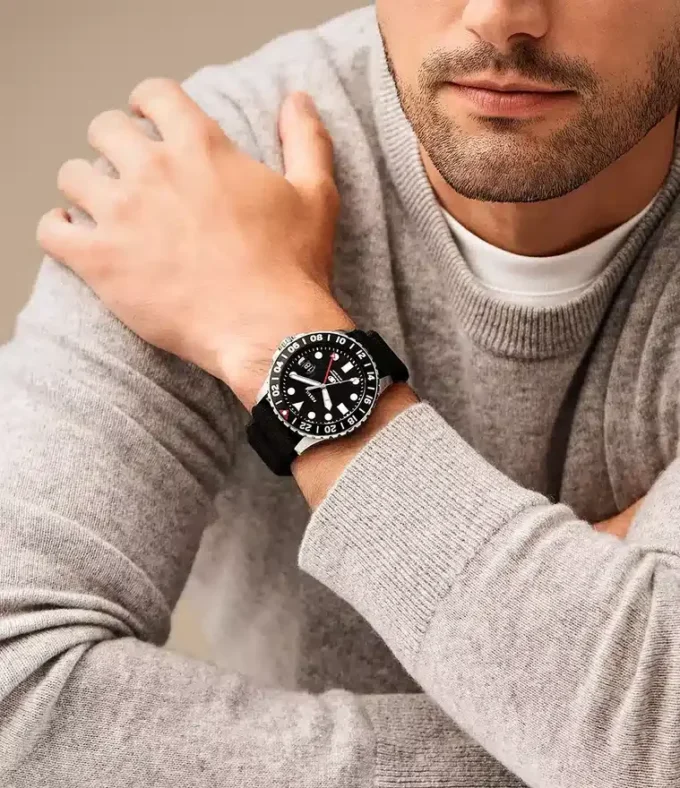 Reloj Fossil Blue GMT de silicona negra