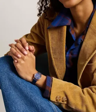 Reloj Gilmore de tres agujas con correa de cuero azul marino