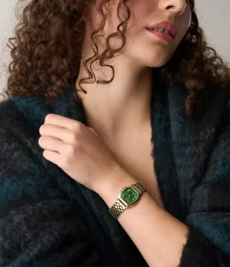 Reloj Harlow de acero inoxidable dorado con tres agujas