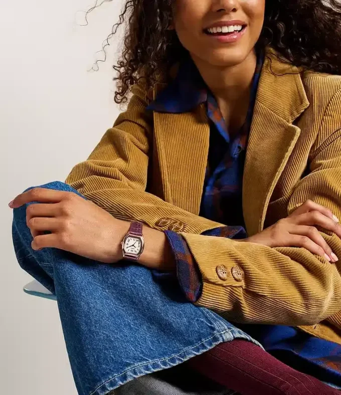 Reloj Harlow de tres agujas con correa de piel de cocodrilo burdeos Reloj Harlow de tres agujas con correa de piel de cocodrilo burdeos