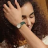 Reloj Harlow de tres agujas con correa de piel de cocodrilo verde Reloj Harlow de tres agujas con correa de piel de cocodrilo verde