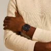 Reloj minimalista y fino de tres agujas con correa de cuero marrón claro