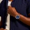 Reloj minimalista y fino de tres agujas con correa de cuero marrón claro