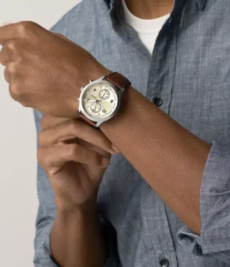 Reloj multifunción Bennett de cuero marrón