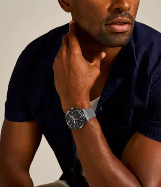 Reloj Neutra Chronograph Smoke con correa de malla de acero inoxidable
